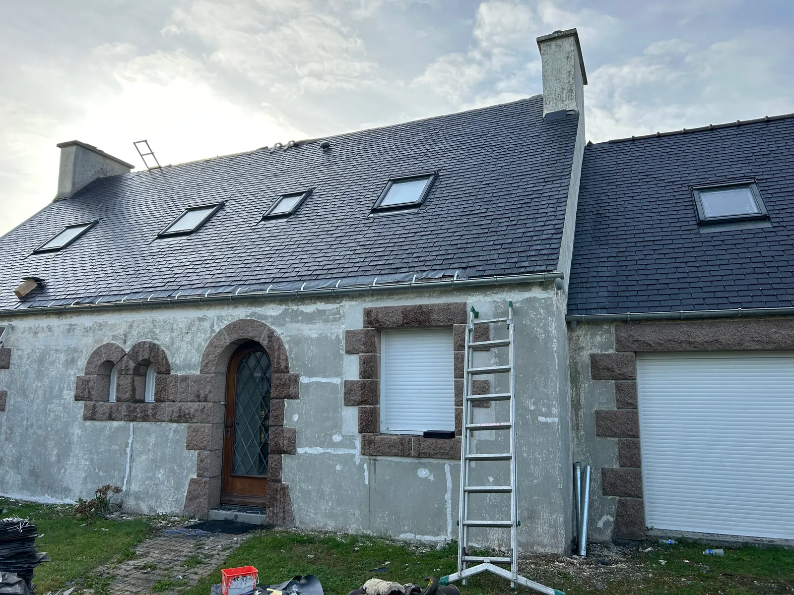 Photographie de travaux de toiture réalisés par Service du Pays