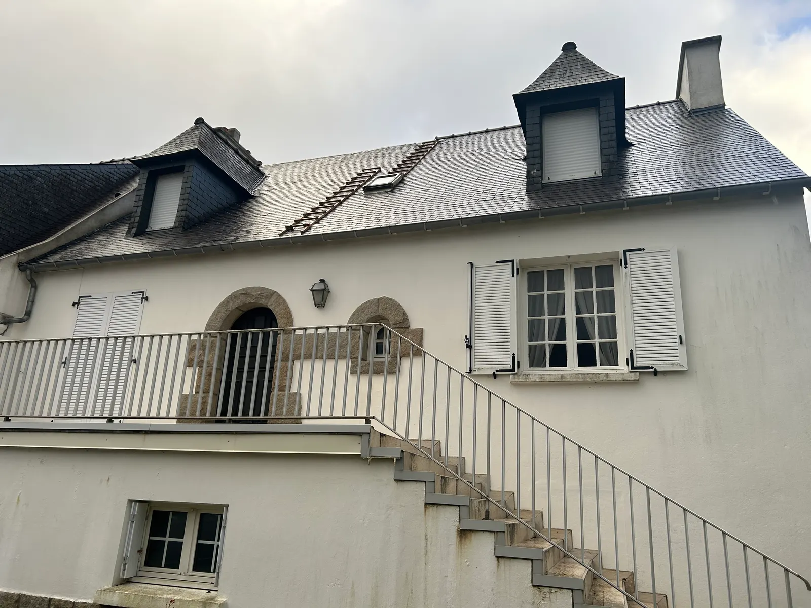 Photographie de travaux de toiture réalisés par Service du Pays